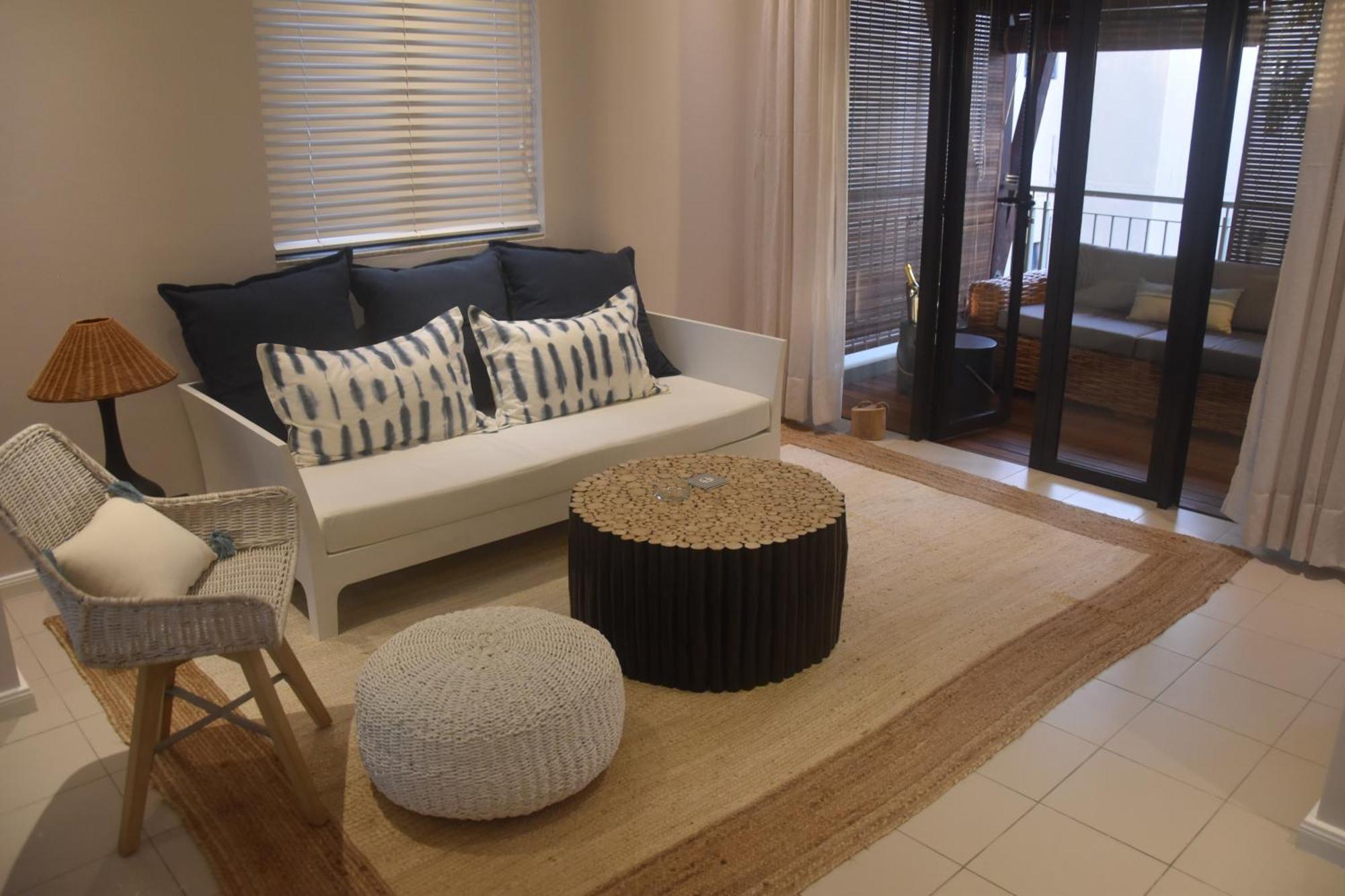 Blue Waves Beachfront Penthouse Flic en Flac Exterior photo