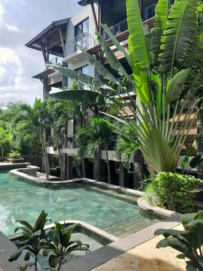 Blue Waves Beachfront Penthouse Flic en Flac Exterior photo