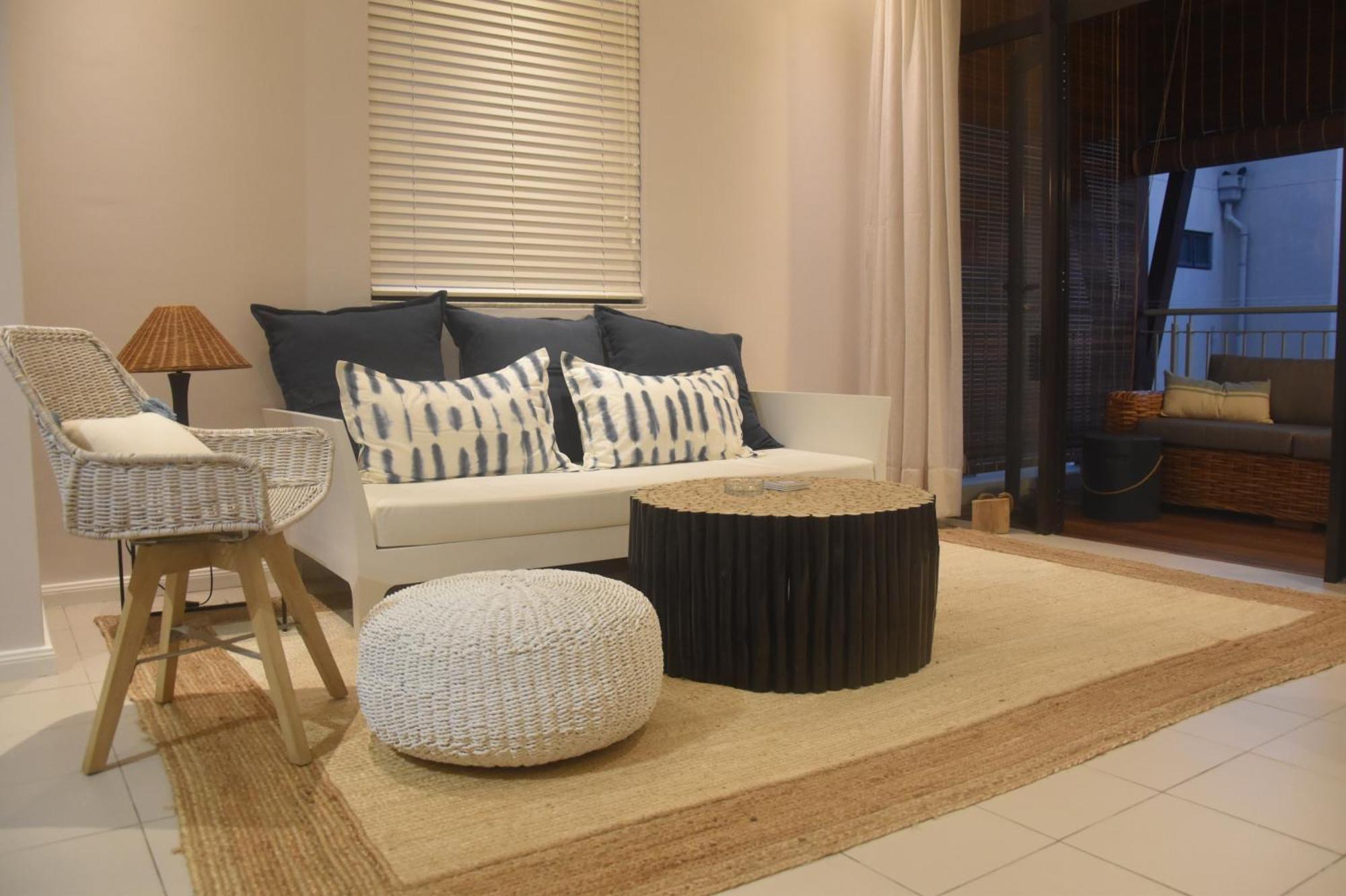 Blue Waves Beachfront Penthouse Flic en Flac Exterior photo
