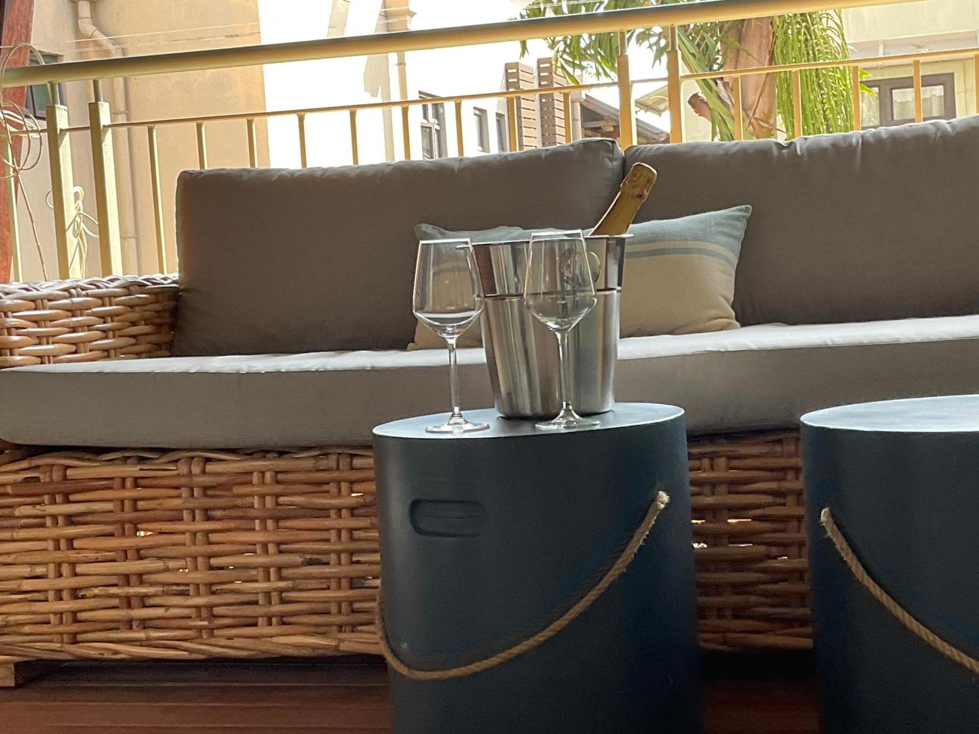 Blue Waves Beachfront Penthouse Flic en Flac Exterior photo